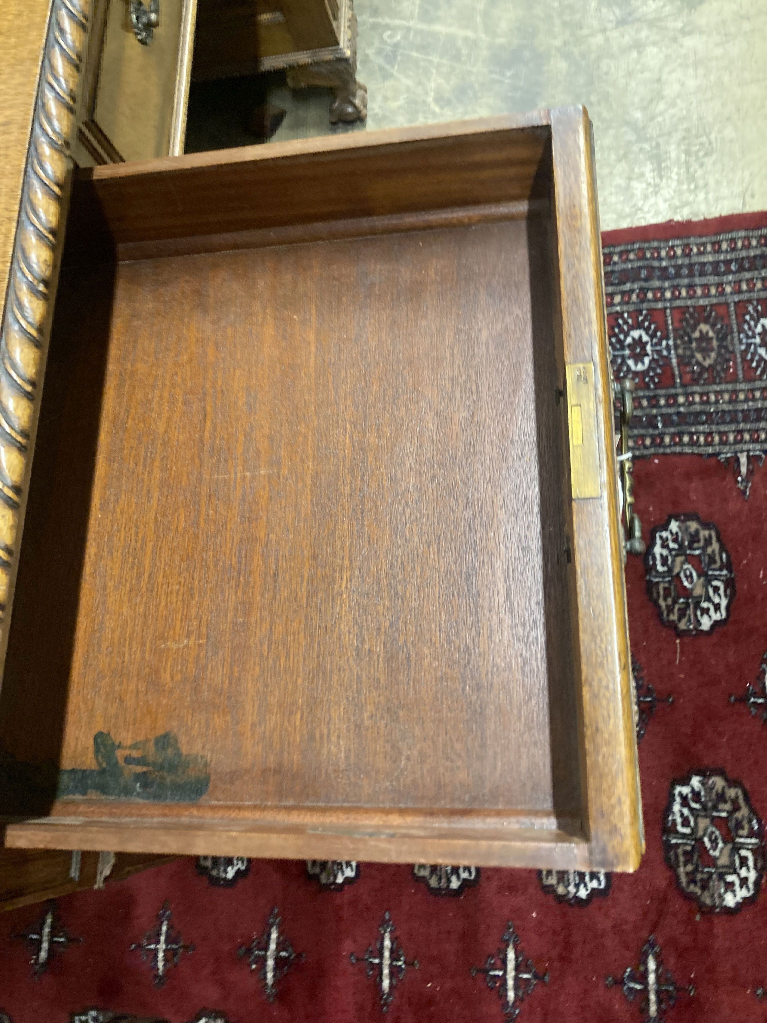 An early 20th century mahogany pedestal desk, length 152cm, depth 84cm, height 78cm